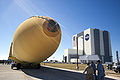 ET 136 arriva al Vehicle Assembly Building.