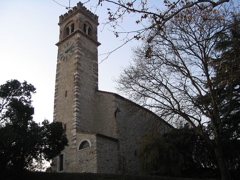 File:Schio il castello.jpg