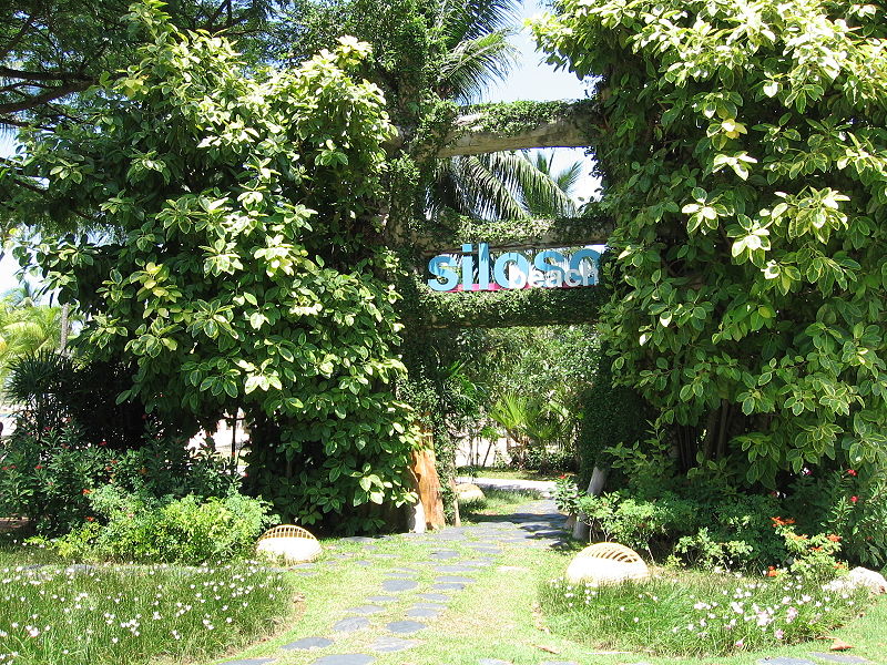 File:Siloso Beach, Sentosa, Aug 06.JPG