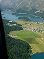 Vista dall'alto del lago e della penisola di Chasté.