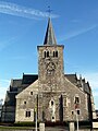 Sint-Genoveva Oplinter: toren met pelgrimsverblijven links en rechts