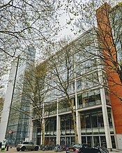 Sir Alexander Fleming Gebäude Front-On (SW-Winkel), Imperial College Road.jpg