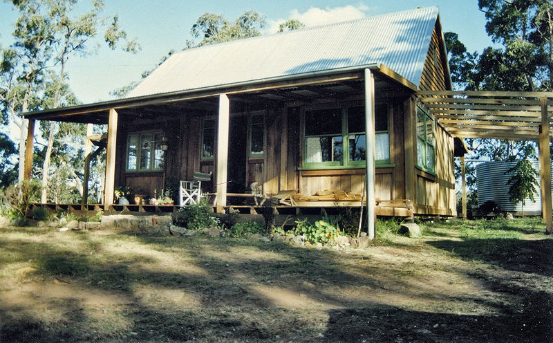 File:Slab Hut Watagan Front.jpg