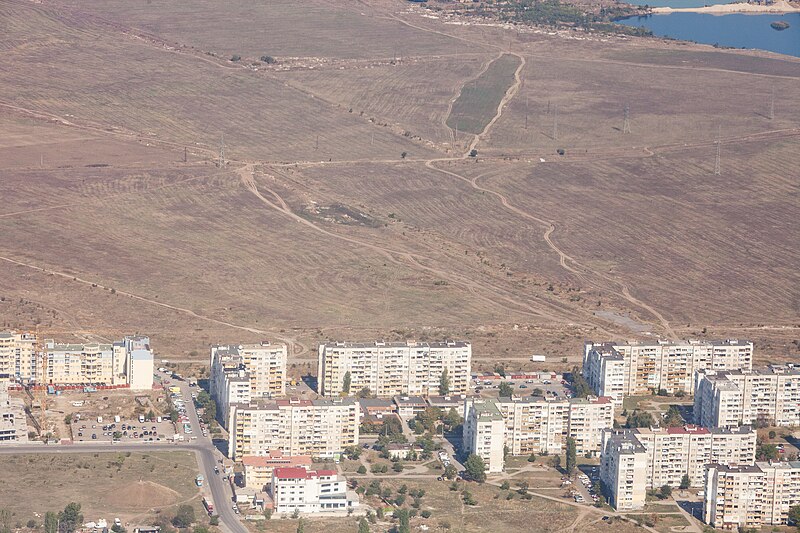 File:Sofia Airport takeoff RWY 27 right wing view to the north 2012 PD 22.jpg