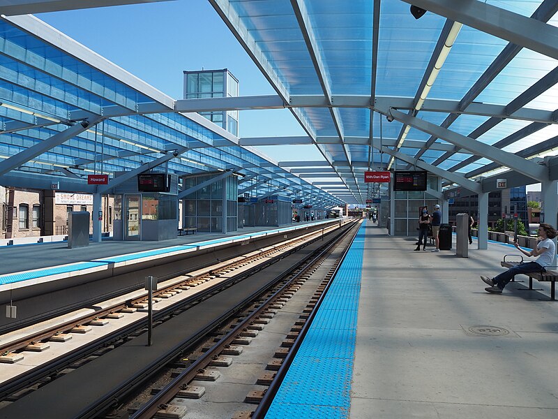File:Southbound Red Line track at Wilson.jpg