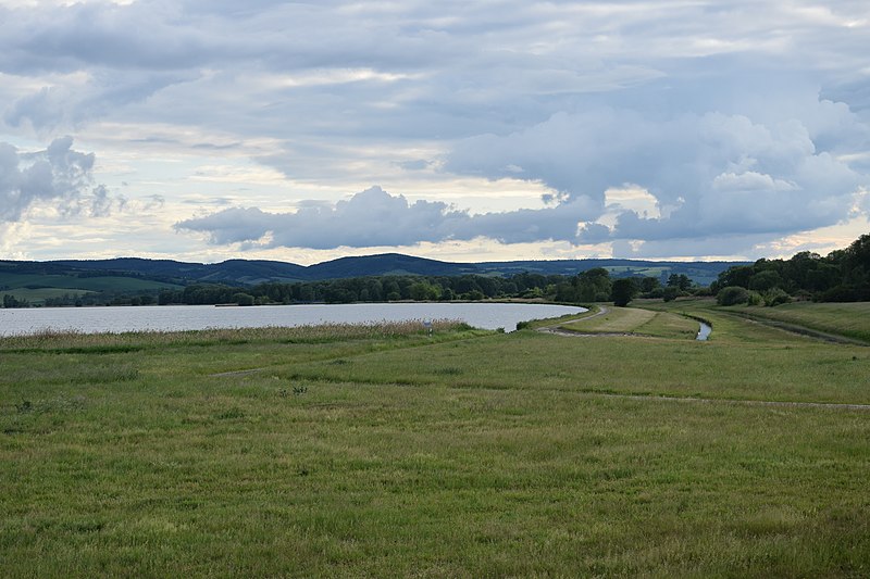 File:Stausee Kelbra - Blick von der Staumauer (5).jpg