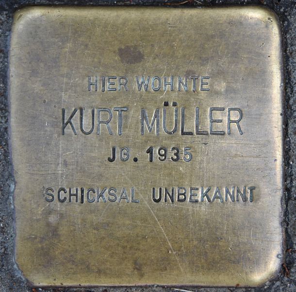 File:Stolperstein für Kurt Müller.JPG
