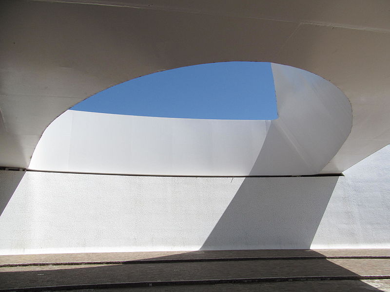 File:Sundial Bridge - Redding, California (8786110631).jpg