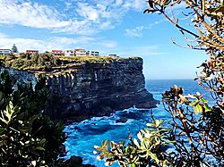 Clifftop suburban area Sydneycliffs.jpg