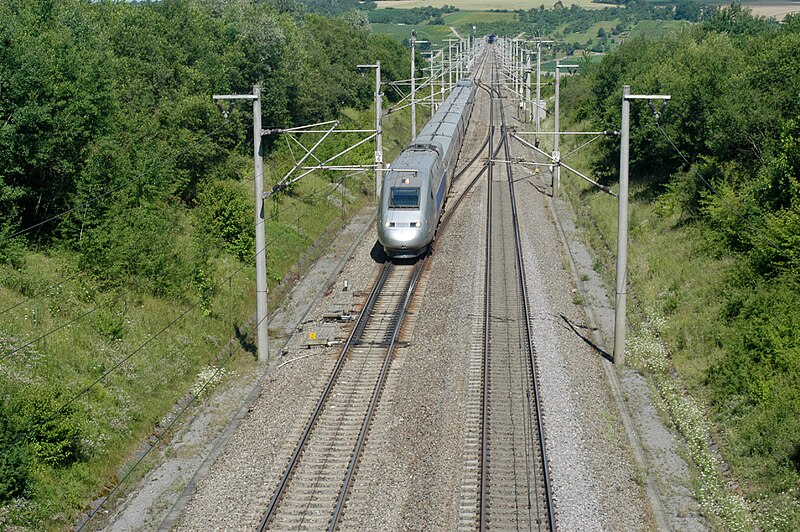 File:TGV Est auf der NBS Stuttgart-Mannheim.jpg