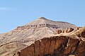 Ägypten: de:Tal der Könige, Blick auf den Berg de:El-Qurn