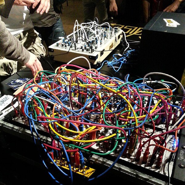 File:Tangled cables at Tokyo Festival of Modular 2013.jpg