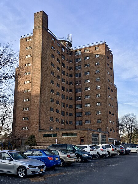 File:The Bayshore, Marine Drive Apartments, Buffalo, New York - 20200130.jpg