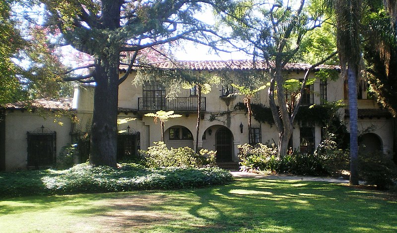 File:The Magnolia, Sherman Oaks (cropped).jpg