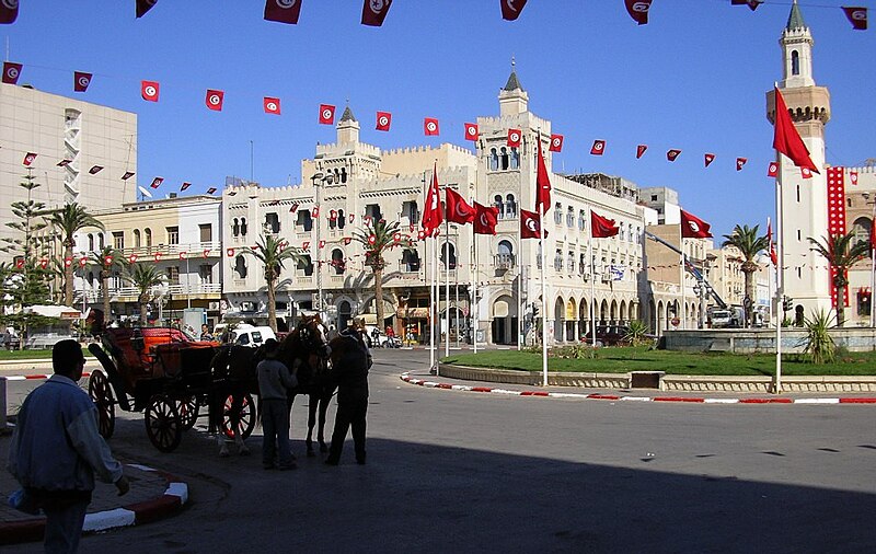 File:Tunisia-Sfax-Place-republique-2005.jpg