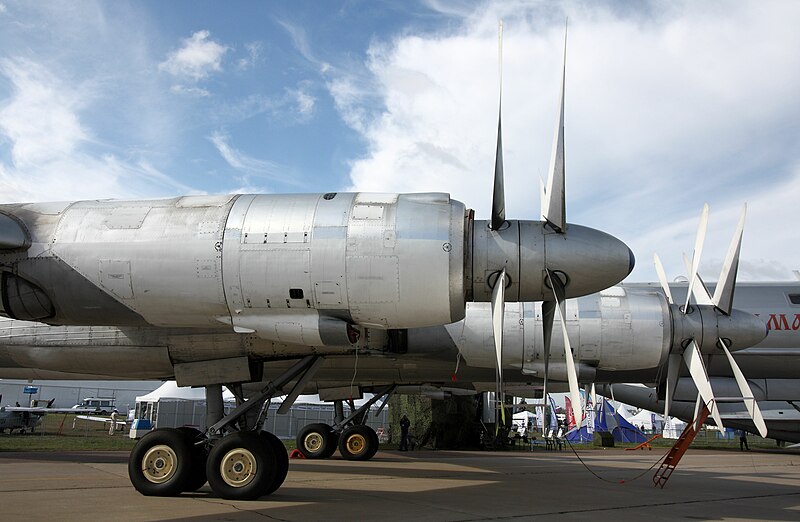 File:Tupolev Tu-95MS at the MAKS-2011 (03).jpg