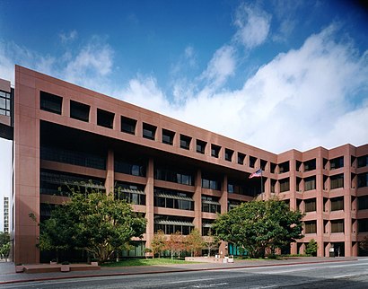 How to get to Edward J. Schwartz United State Courthouse with public transit - About the place