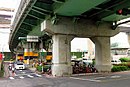 华翠大桥尚保有部分五大桥梁重建工程“新店溪桥”原桥墩结构。
