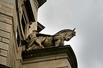 Skulptaĵo de viro kaj ĉevalo en Unilever House, Controlled Energy, 1933, forlasis flankon