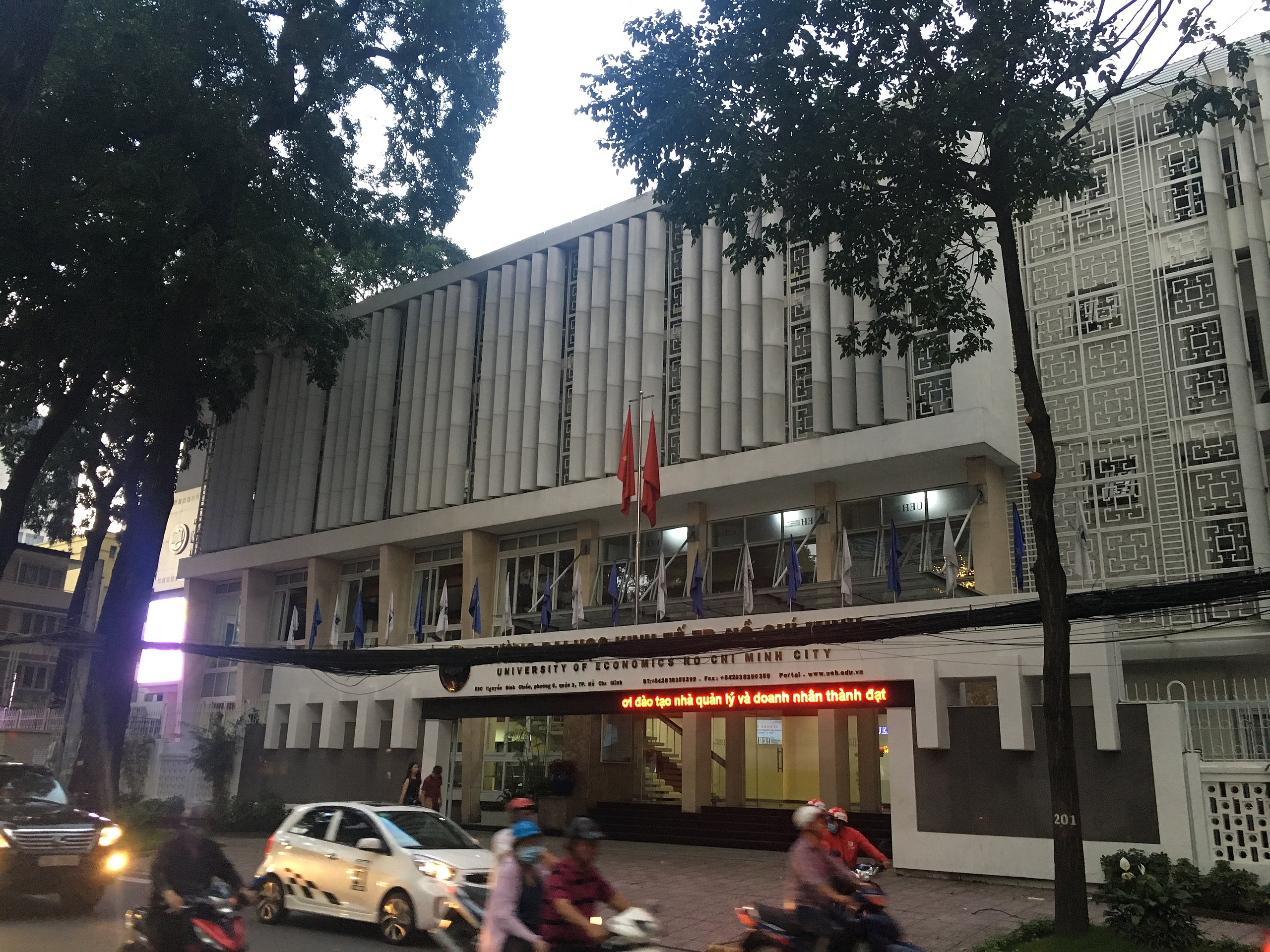 Asdasd ASDASDASD, University of Economics Ho Chi Minh City, Department of  Economics