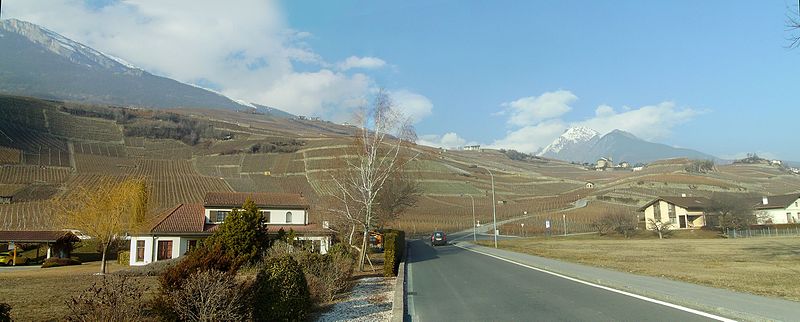 File:Vétroz, Switzerland - panoramio.jpg