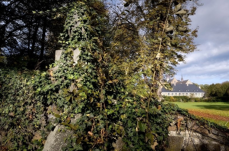 File:Val-Dieu, oude brug - panoramio.jpg