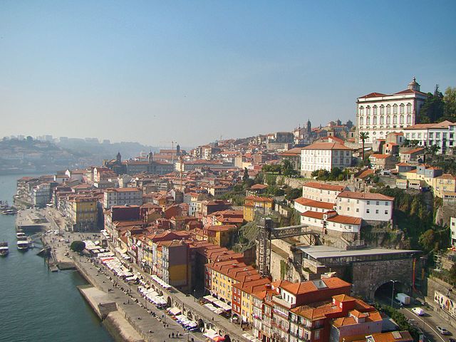 Rowling moved to Porto, Portugal, to teach English.
