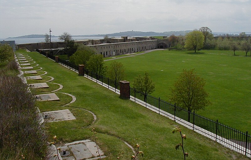 File:Walls Ft warren.jpg