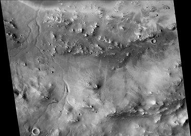 Canales en el Cráter Curie. (Nota: ampliación de la imagen anterior).