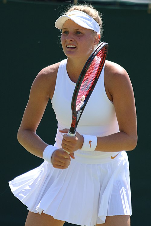 Yastremska at the 2018 Wimbledon qualifying