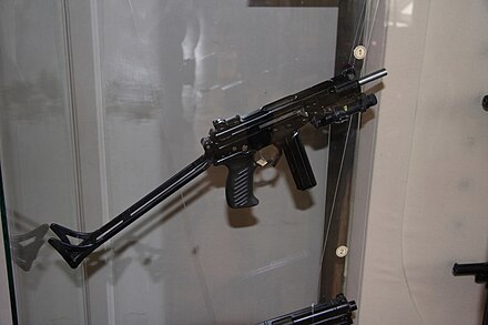 Пистолет-пулемет ОЦ-02 Кипарис - Тульский Государственный Музея Оружия 2008 01.jpg
