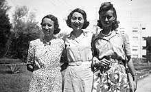 Women in 1940s Tel-Aviv 055 1942 - Dance band girls at the Australian Soldier's Club, Tel-Aviv, Palestine.jpg