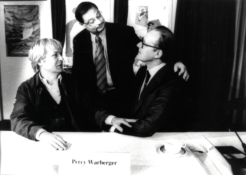 File:1995-11 circa Georgsbuchhandlung Hannover Percy Warberger, Harald Eggebrecht, Michael Winter, Sten Nadolny.tif