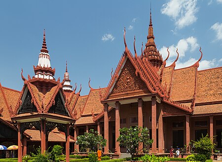 Tập_tin:2016_Phnom_Penh,_Muzeum_Narodowe_Kambodży_(03).jpg