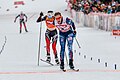Diggins juhlii Seefeldin vapaan hiihtotavan 10 kilometrin yhteislähtökilpailun voittoa tammikuussa 2018. Hänen takanaan maaliin saapuu norjalainen Heidi Weng.