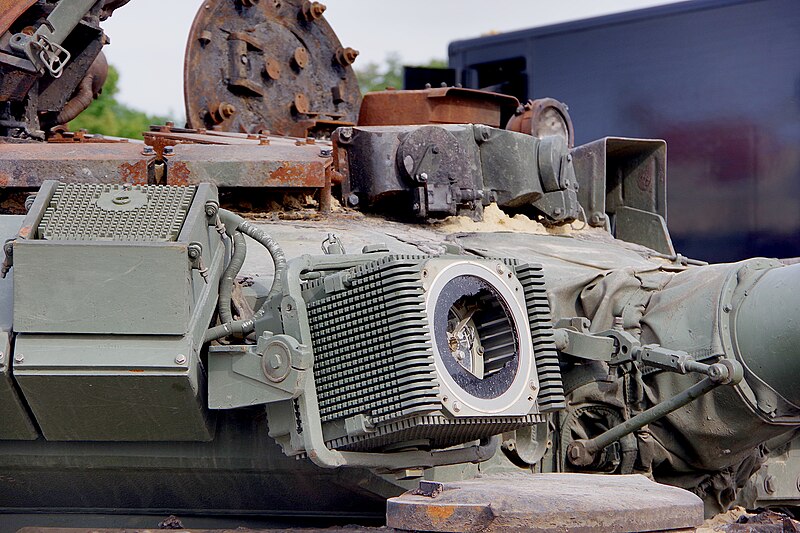 https://upload.wikimedia.org/wikipedia/commons/thumb/7/72/2022_07_18_Ukraine_Shield_of_Europe_exhibition_2_T-90A_main_battle_tank_030_%2852229025868%29.jpg/800px-2022_07_18_Ukraine_Shield_of_Europe_exhibition_2_T-90A_main_battle_tank_030_%2852229025868%29.jpg