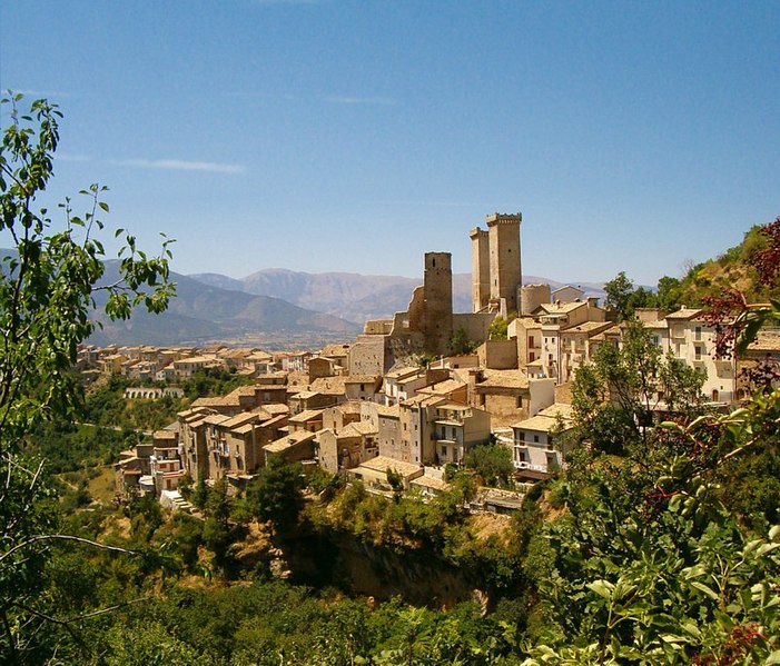 File:Abruzzo pacentro2.jpg