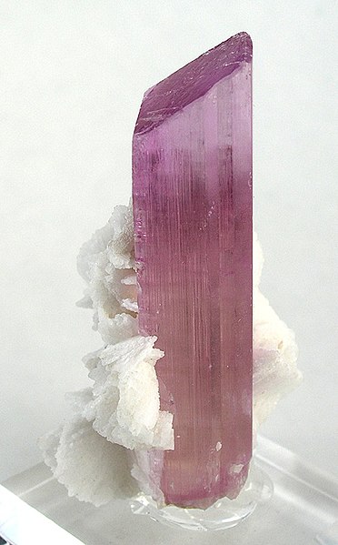 File:Albite-Spodumene-gem7-13b.jpg