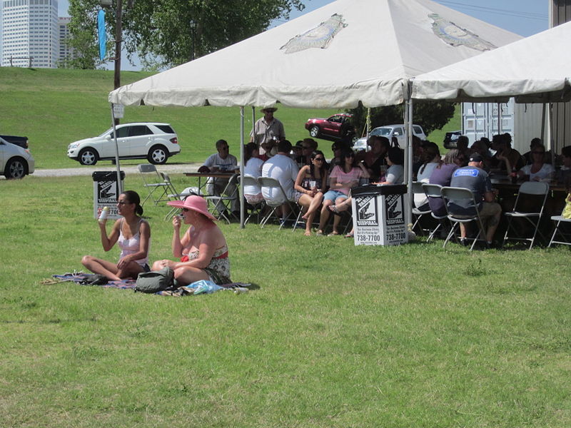 File:Algiers RiverFest 2012 Most Prefer Shade.JPG