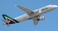 Alitalia Airbus A320-216 EI-DSY Fiumicino2015.jpg