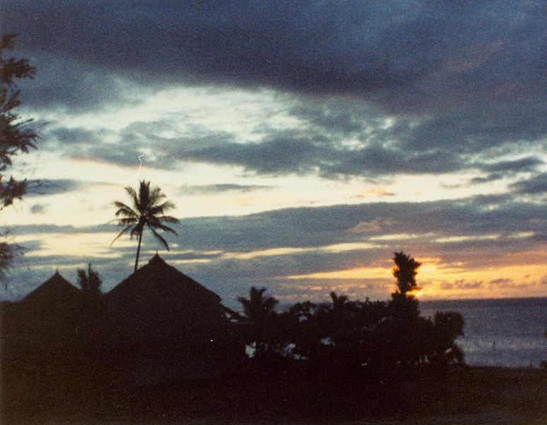 File:Another beautiful sunset mariutius - panoramio.jpg