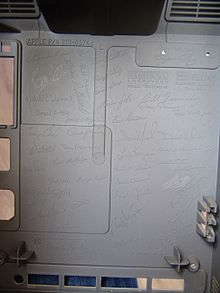Signatures gravées dans la coque du boîtier du Macintosh 128K