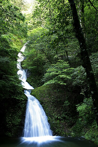 File:Atera Nana Falls.jpg