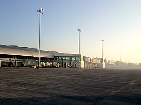 Le bâtiment de l'aéroport d'Aurangabad, vu des pistes