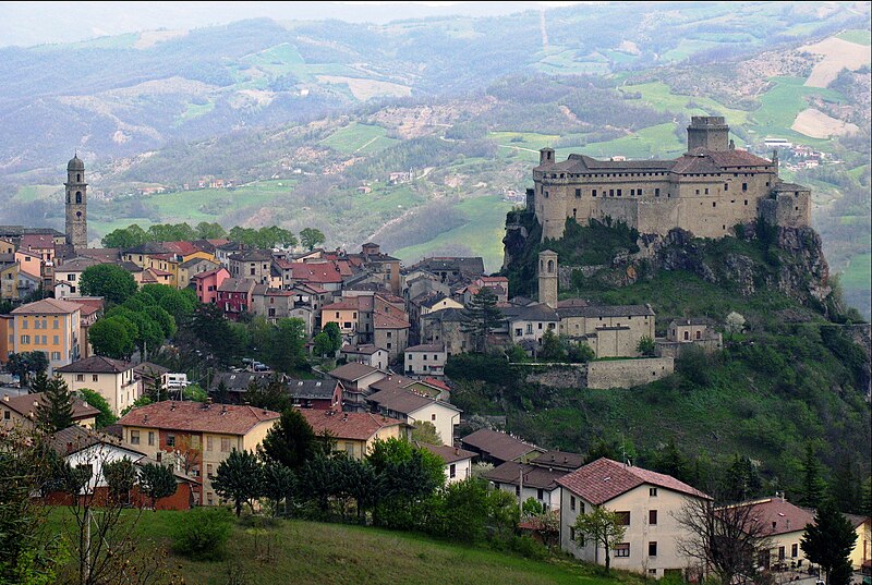 File:Bardi-Castello dei Landi.jpg