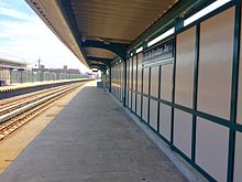 ファイル:Beach_60th_Street_-_Mott_Avenue_Bound_Platform.jpg