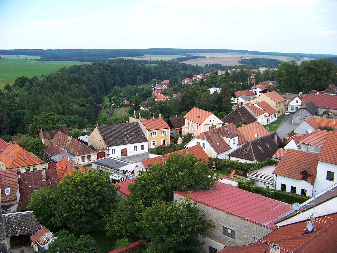 Ulice Dlouhá a Plechamr na severozápadě