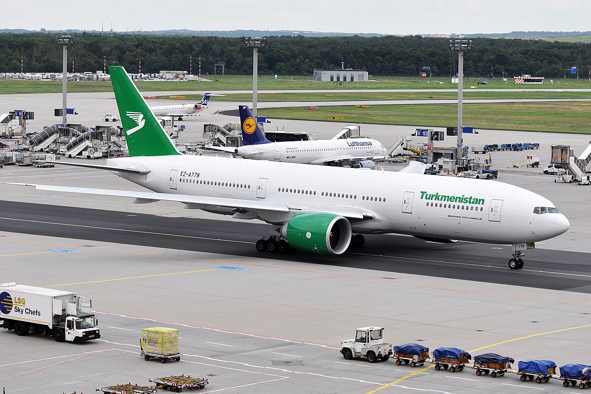 Файл:Boeing 777-22KLR EZ-A778.jpg — Википедия