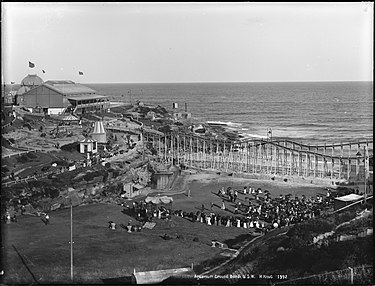 The Bondi Aquarium at Tamarama, circa 1890 Bondi Aquarium c. 1891.jpg