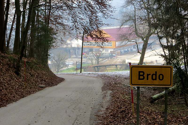 File:Brdo Domzale Slovenia 4.jpg